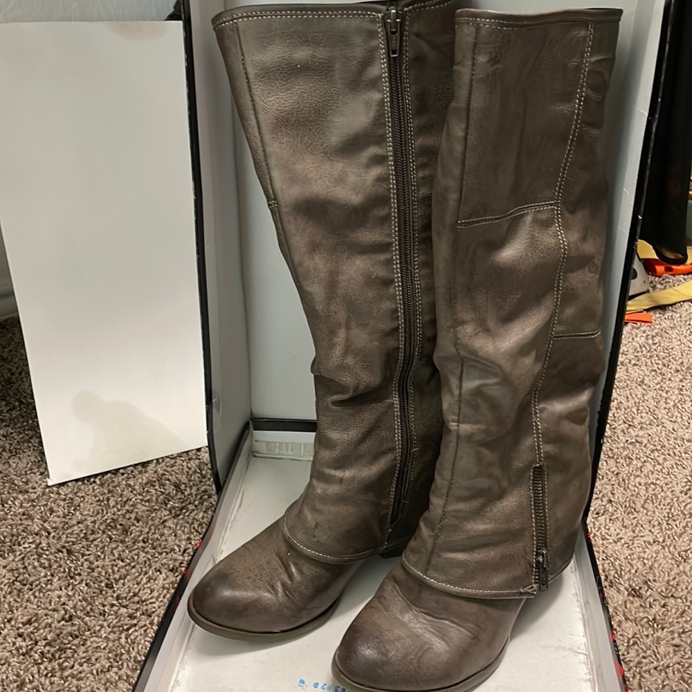 Fergielicious boots